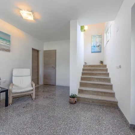 Lavander 3 Private With Bathroom And Balcony Πούλα