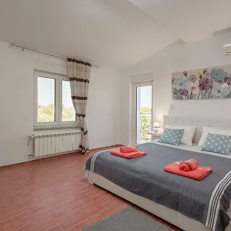 Lavander 3 Private With Bathroom And Balcony