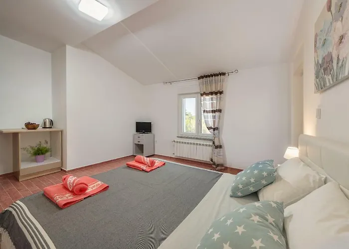 Lavander 3 Private With Bathroom And Balcony