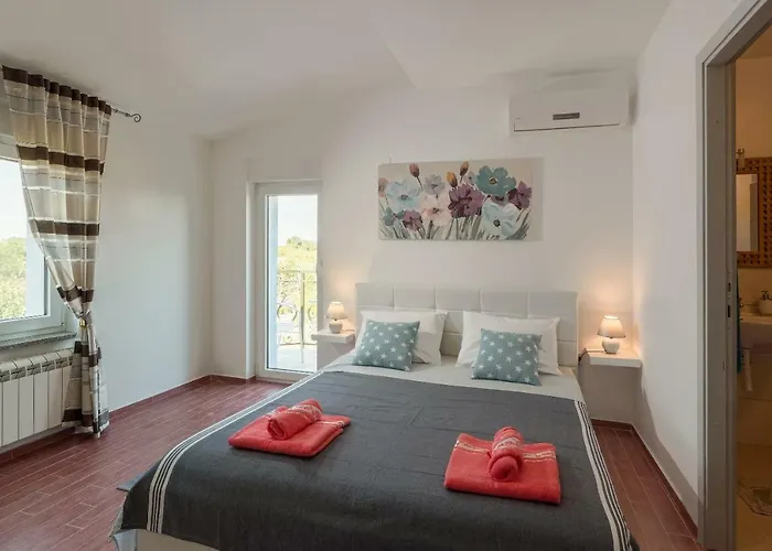 Lavander 3 Private With Bathroom And Balcony 게스트하우스 3*